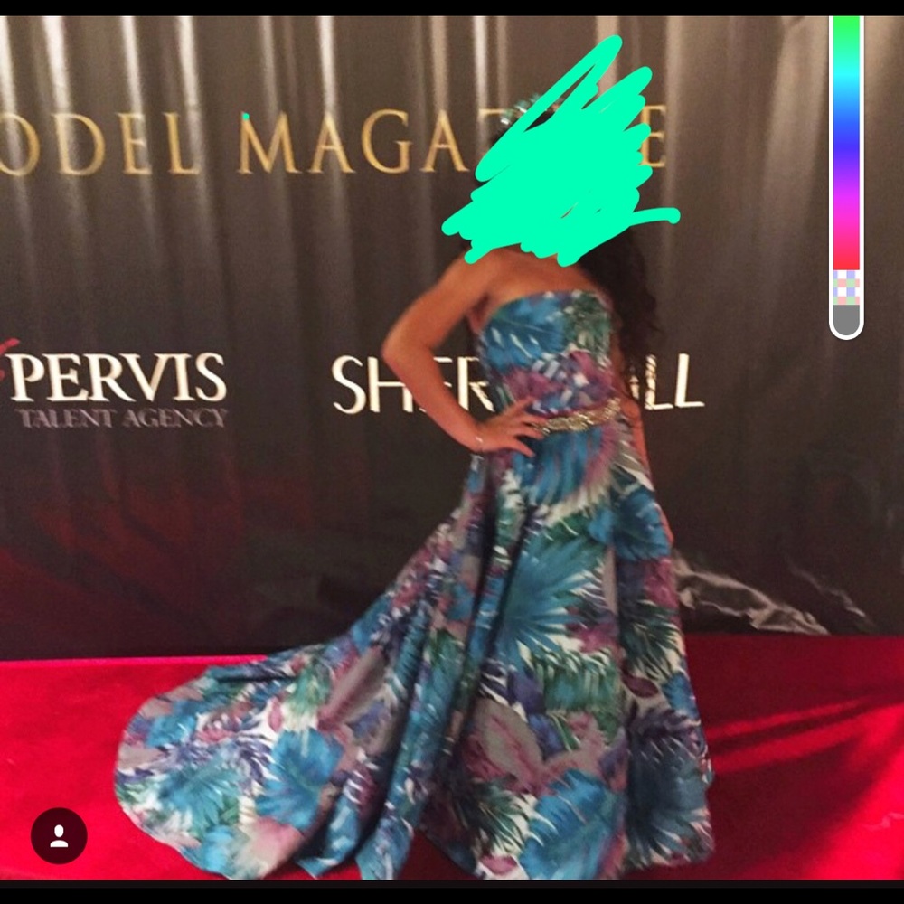 Custom coutu girls size 6-8 red carpet train dress